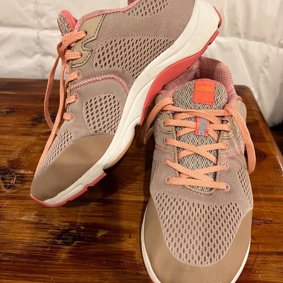 Vionic Sneakers, Size 8 1/2 Wide - Picture 1 of 3